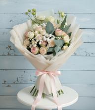 Букет цветов из:  Розы и Лизиантусы в Поселке имени Морозова