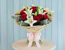 Букет цветов из:  Лилии и Розы в Поселке имени Морозова