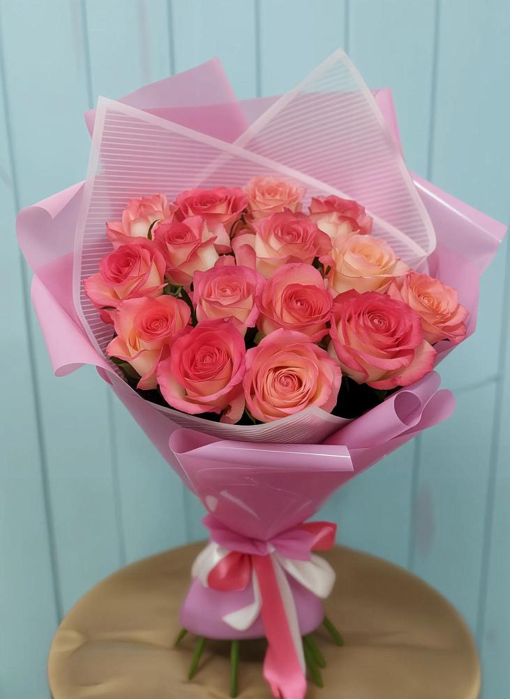 Букет 15 Розовых роз Равель в Поселке имени Морозова