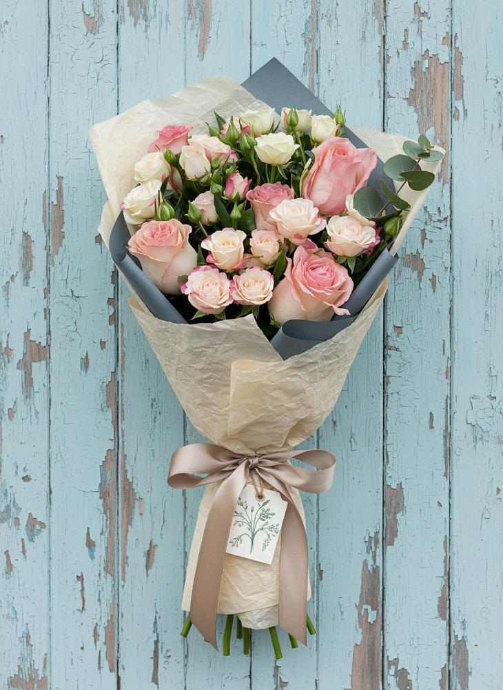 Букет цветов из: Розы в Поселке имени Морозова