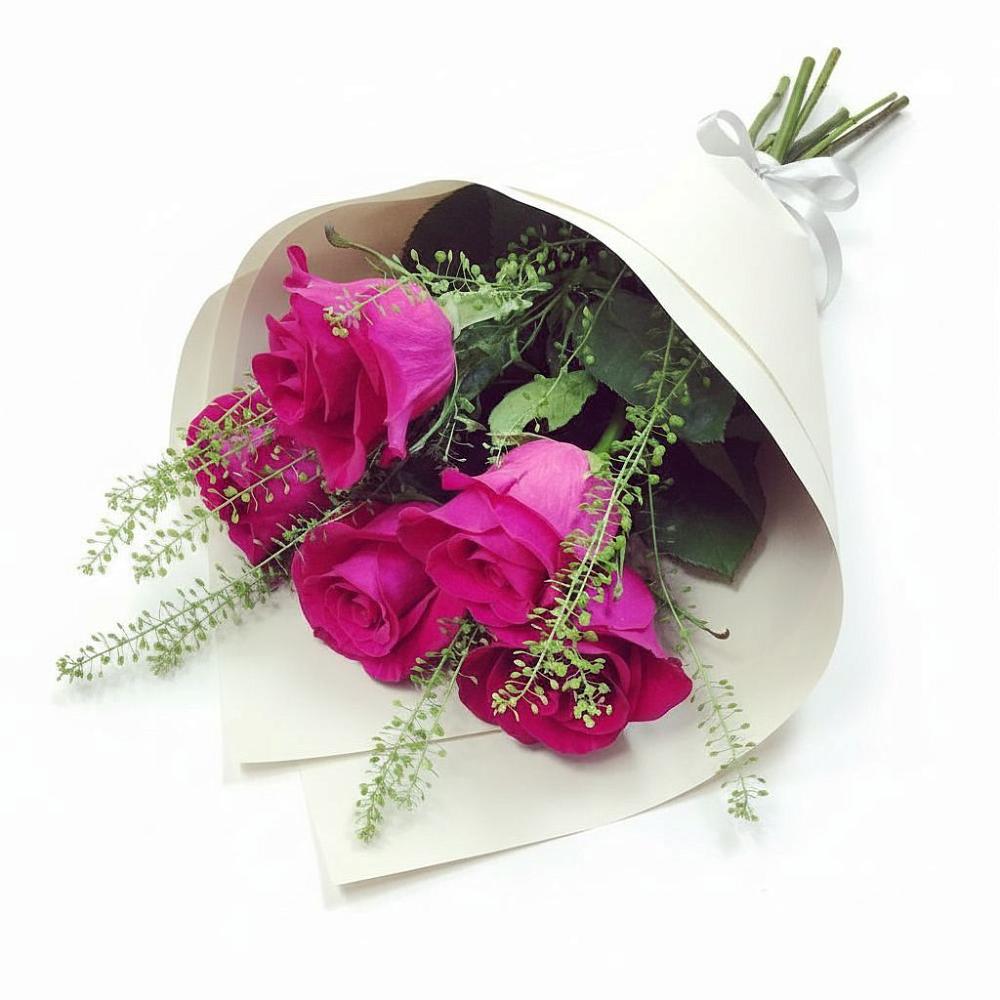 Букет цветов из: Розы в Поселке имени Морозова