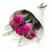 Букет цветов из:  Розы в Поселке имени Морозова