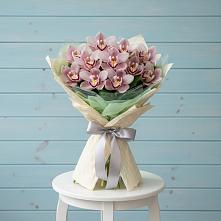Букет цветов из:  Орхидеи и Розы в Поселке имени Морозова