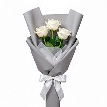 Букет 3 белые розы в Поселке имени Морозова