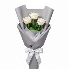 Букет 3 белые розы в Поселке имени Морозова
