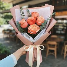 Букет цветов из:  Розы в Поселке имени Морозова