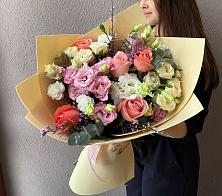 Букет цветов из:  Розы, Лизиантусы и Гвоздики #REPLACE_PRED# Поселке имени Морозова