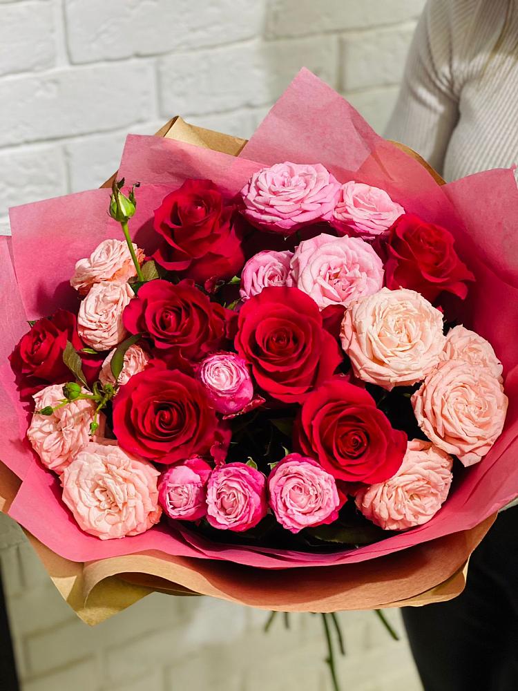 Букет цветов из: Розы в Поселке имени Морозова