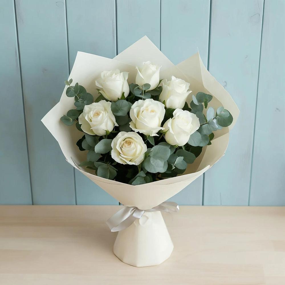 Букет Белые розы в Эвкалипте в Поселке имени Морозова