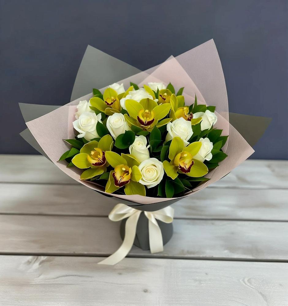 Букет цветов из: Орхидеи и Розы в Поселке имени Морозова