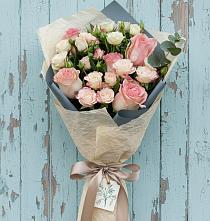 Букет цветов из:  Розы в Поселке имени Морозова