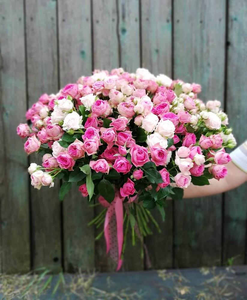 Букет Розовые кустовые розы Натали и Лав Лидия в Поселке имени Морозова