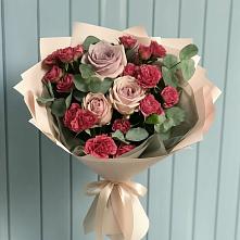 Букет цветов из:  Гвоздики и Розы в Поселке имени Морозова