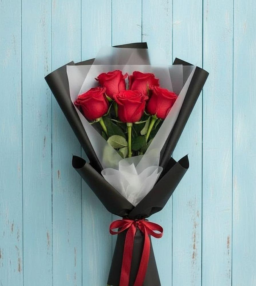 Букет цветов из: Розы в Поселке имени Морозова